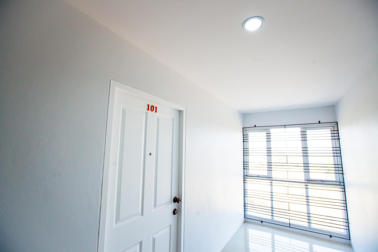 Room 9 Residence (Adults Only) Pluak Daeng Ngoại thất bức ảnh